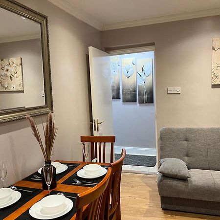 London Property Apartments For Up To 6, Next To Big Ben & London Eye エクステリア 写真