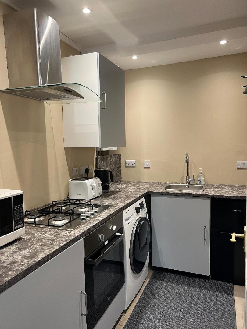 London Property Apartments For Up To 6, Next To Big Ben & London Eye エクステリア 写真